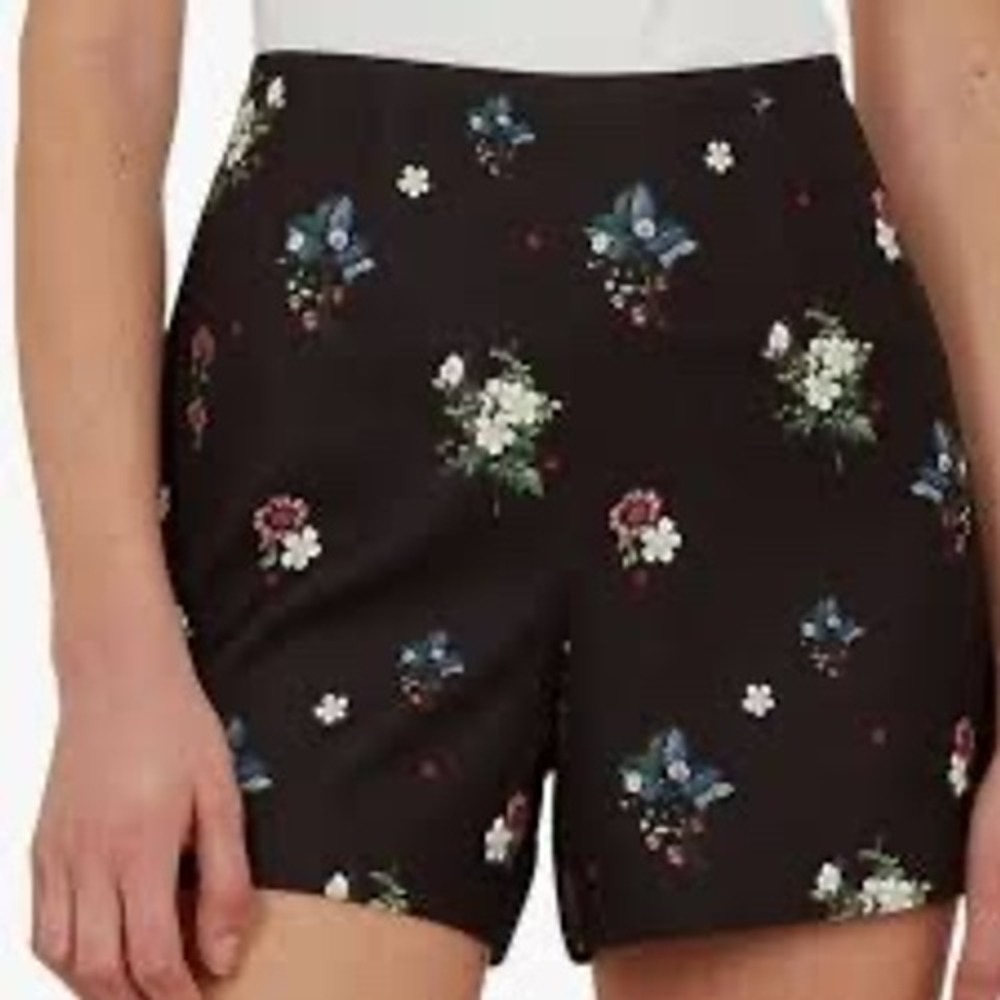 Ted Baker London Naomi Strawberry Floral Shorts Black High Waisted‎ size 2